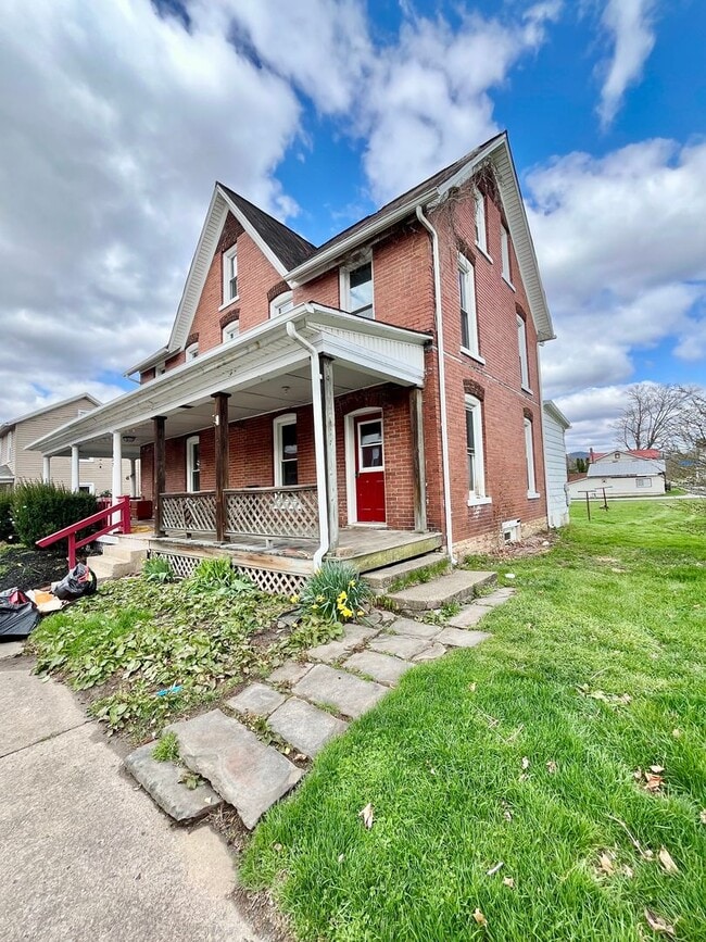 125-127 Maple St in Howard, PA - Building Photo - Building Photo