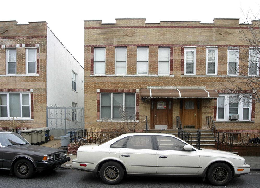 1729 62nd St in Brooklyn, NY - Building Photo