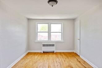 Montclair Court Apartments in Montclair, NJ - Building Photo - Building Photo