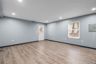 20 Oak St, Unit 2 in Walden, NY - Building Photo - Building Photo