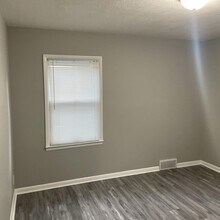 5707 N 35th St in Omaha, NE - Foto de edificio - Building Photo