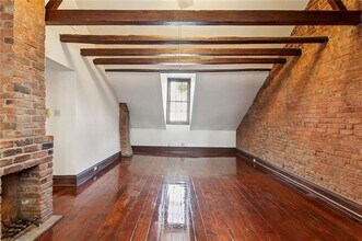 622 Dauphine St in New Orleans, LA - Foto de edificio - Building Photo