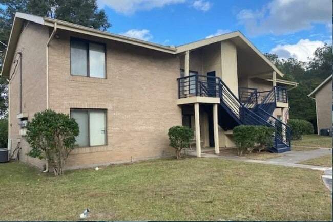 300 Cobb Mill Rd in Woodville, TX - Building Photo - Building Photo