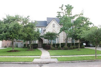 4610 Sterling Wood Way in Houston, TX - Foto de edificio - Building Photo