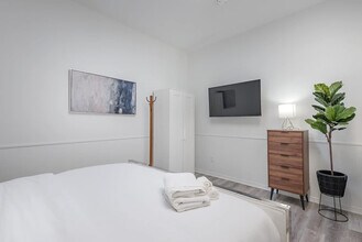 1216 Stanley St in Montréal, QC - Building Photo - Building Photo