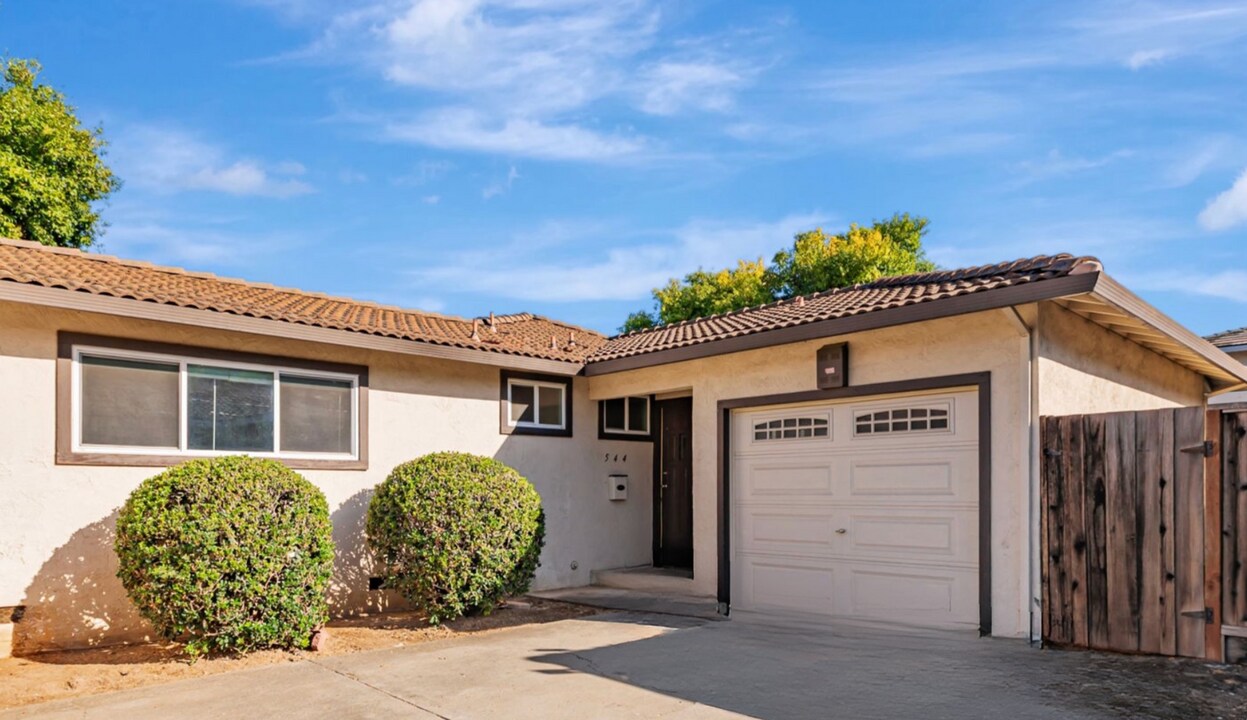 544 Alberta Ave in Sunnyvale, CA - Building Photo