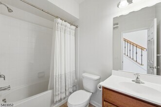 38 Bond St in North Brunswick, NJ - Building Photo - Building Photo