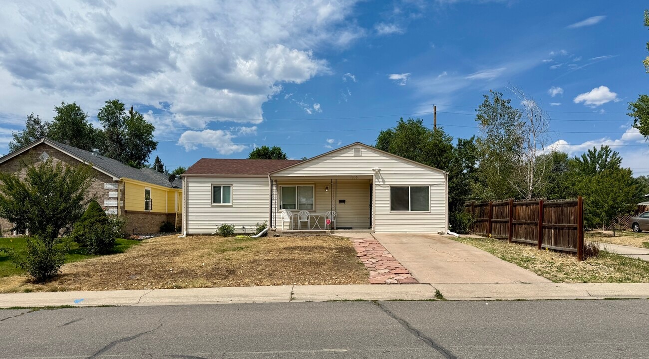 1035 S Quitman St in Denver, CO - Foto de edificio