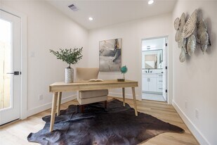 4010 Yellowstone Blvd in Houston, TX - Building Photo