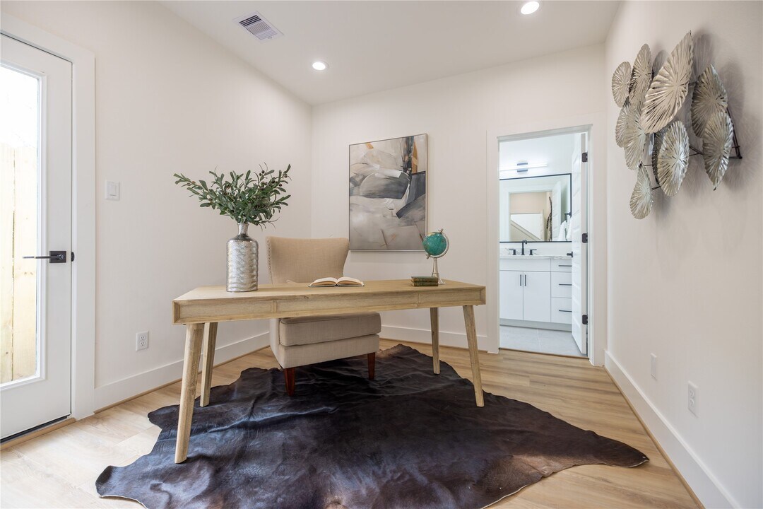 4010 Yellowstone Blvd in Houston, TX - Building Photo