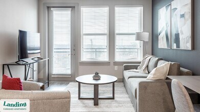 6107 E Riverside Dr, Unit 306 in Austin, TX - Building Photo - Building Photo