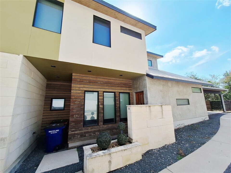 607 Peacock Ln in Austin, TX - Building Photo