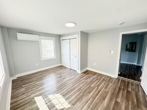 14 Clark St in Clinton, MA - Building Photo - Building Photo