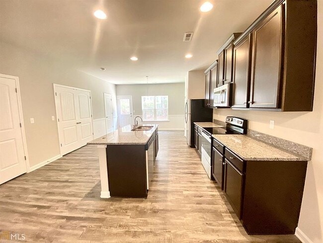 6128 Oakley Rd in Union City, GA - Building Photo - Building Photo