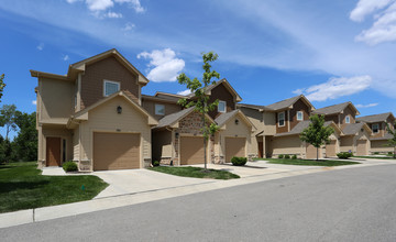 The Homestead Apartment Homes in Olathe, KS - Building Photo - Building Photo