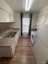 955 SE Mayo Dr in Crystal River, FL - Building Photo - Building Photo