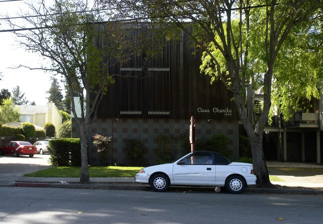 Viking Manor in Redwood City, CA - Foto de edificio - Building Photo