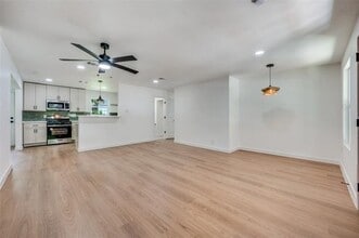 1646 Jackson St in Grand Prairie, TX - Building Photo - Building Photo