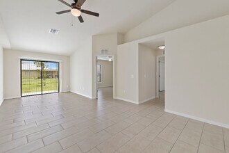 4111 Skyline Blvd in Cape Coral, FL - Building Photo - Building Photo