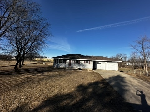 716 15th Ave SE in Dyersville, IA - Building Photo