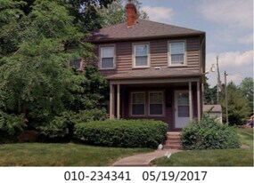 182-184 N Broadway St in Columbus, OH - Building Photo