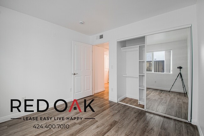 326 S Westlake Ave in Los Angeles, CA - Foto de edificio - Building Photo