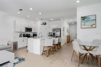 6011 Whetstone Ct in Palmetto, FL - Building Photo - Building Photo