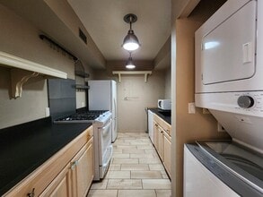 663 Bishops Lodge Rd in Santa Fe, NM - Building Photo - Building Photo