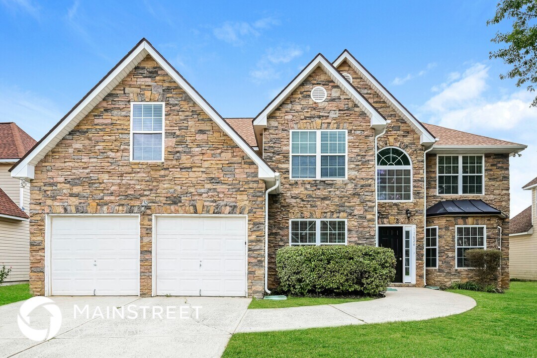 11624 Flemming Cove Dr in Hampton, GA - Building Photo