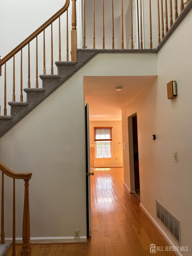 35 W Countryside Dr in Princeton, NJ - Building Photo - Building Photo