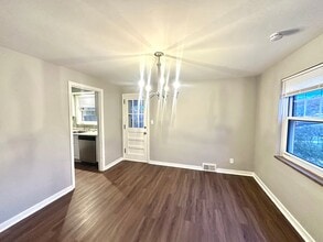 1118 Maple Ave in Verona, PA - Building Photo - Building Photo