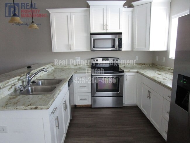 429 E Red Fox Ln in Vernal, UT - Building Photo - Building Photo