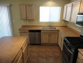 6904 Brindisi Pl NW in Albuquerque, NM - Foto de edificio - Building Photo