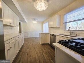 199 Berger St in Franklin Township, NJ - Building Photo - Building Photo