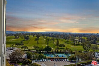 2222 Ave of the Stars in Los Angeles, CA - Building Photo - Building Photo