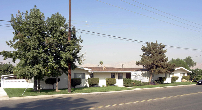 Lynwood Gardens in San Bernardino, CA - Building Photo - Building Photo