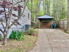 2005 Clairmont Terrace NE in Atlanta, GA - Building Photo - Building Photo
