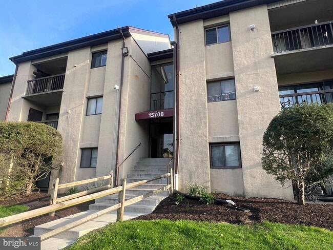 property at 15708 Dorset Rd