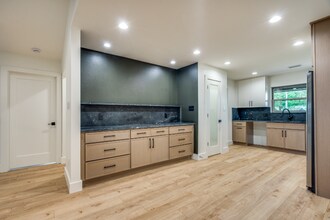 1215 Mill Valley Dr in Plano, TX - Building Photo - Building Photo