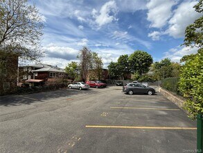 47-27 Little Neck Pkwy in Queens, NY - Building Photo - Building Photo