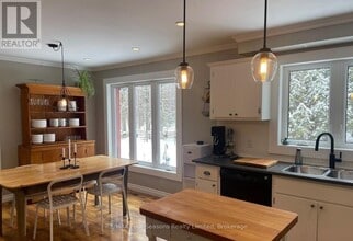 516666 7 Line in Blue Mountains, ON - Building Photo - Building Photo