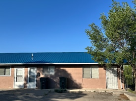 305 S Country Club Dr in Gallup, NM - Building Photo