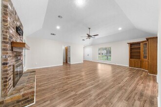 41 Greentree Ln in Conroe, TX - Building Photo - Building Photo