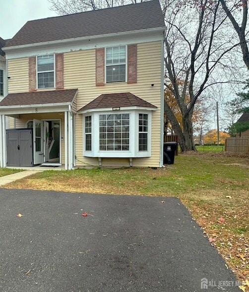 property at 8 Cosgrove Ct