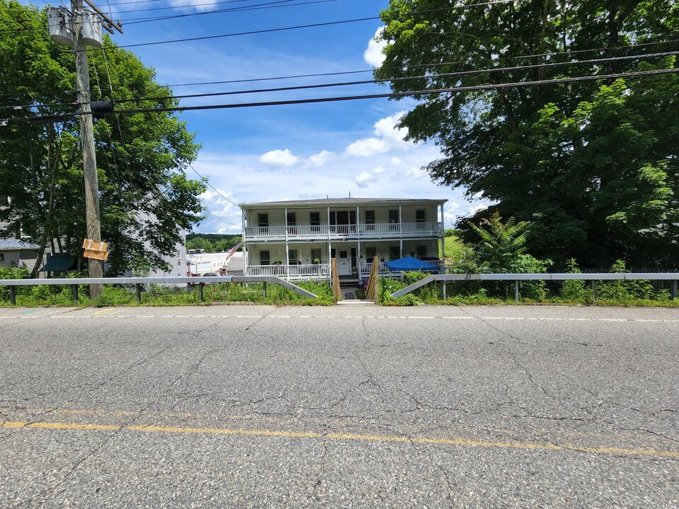 261 Norwich Ave in Taftville, CT - Building Photo