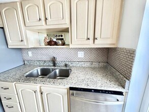 2841 N Ocean Blvd in Lauderdale-by-the-Sea, FL - Building Photo - Building Photo