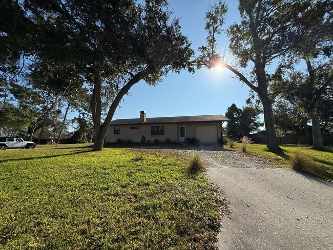 4265 Luawana Dr in Sarasota, FL - Building Photo - Building Photo
