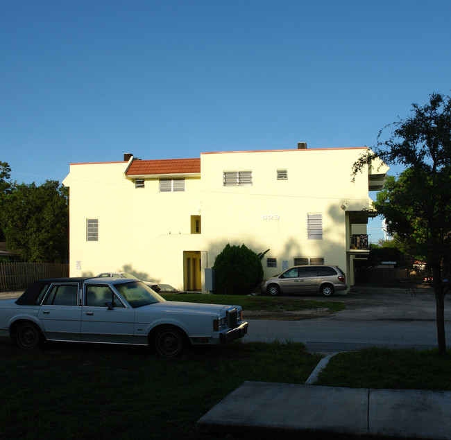 629 NE 2nd Ave in Fort Lauderdale, FL - Building Photo - Building Photo