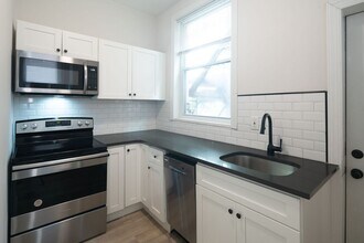 5102 Spruce St in Philadelphia, PA - Building Photo - Building Photo