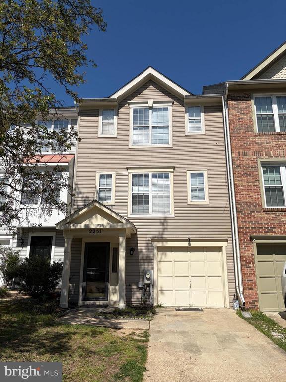 property at 2251 Commissary Cir